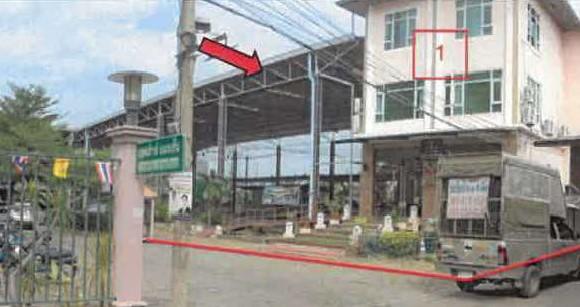 สนามฟุตซอลและคลับเฮ้าส์ เซฟเฮ้าส์ ลาดพร้าว 101 
