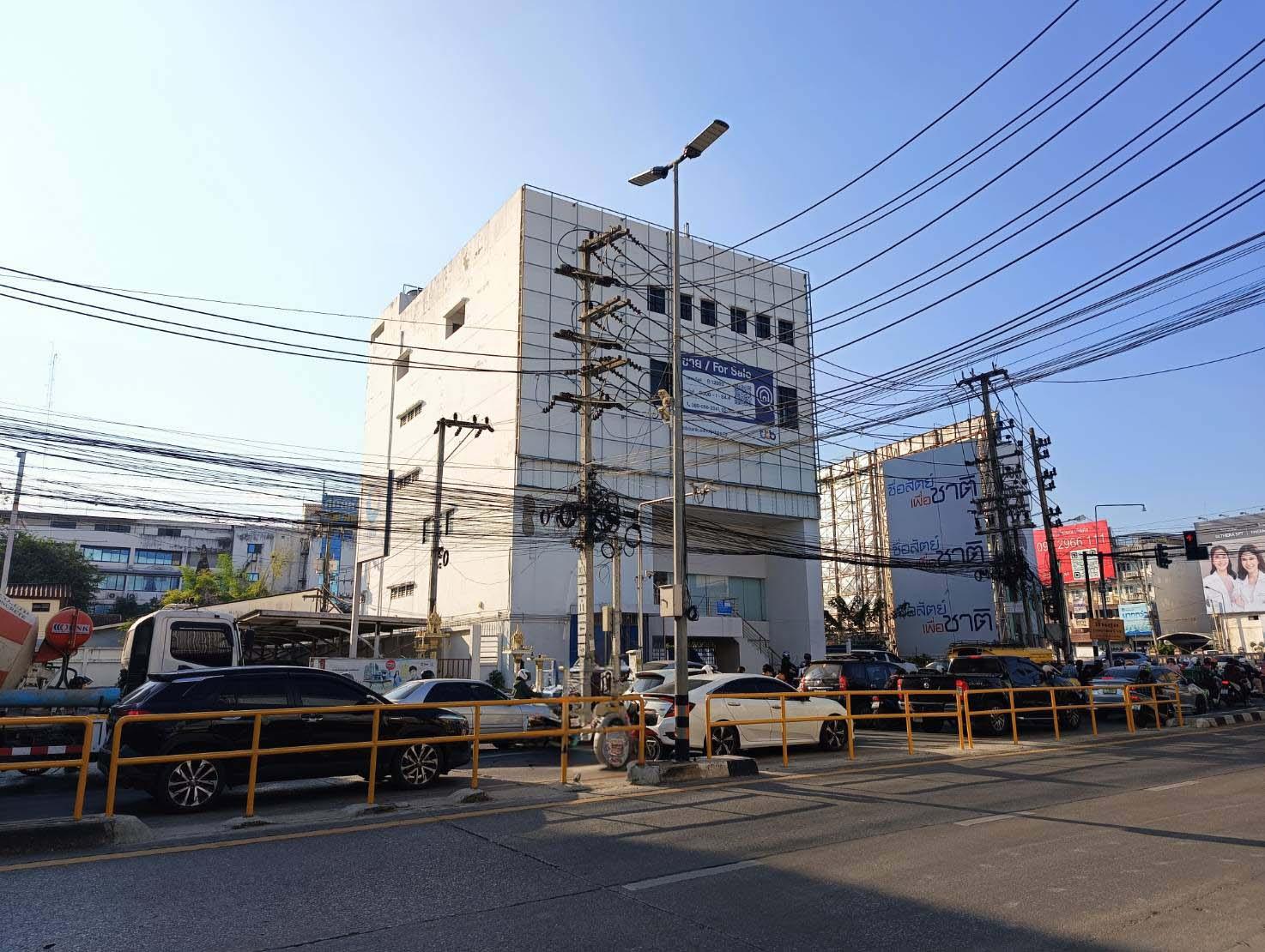 สำนักงาน สี่แยกข่วงสิงห์-เชียงใหม่