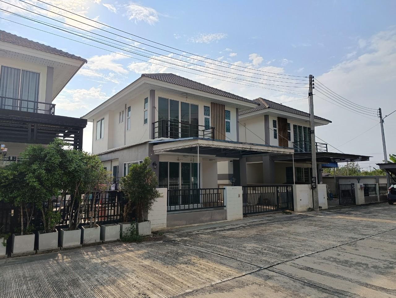 บ้านแฝด พีซี วิลเลจ  ท่าม่วง