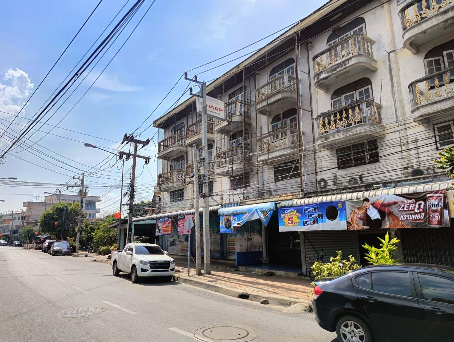 อาคารพาณิชย์ สุพรรณบุรี