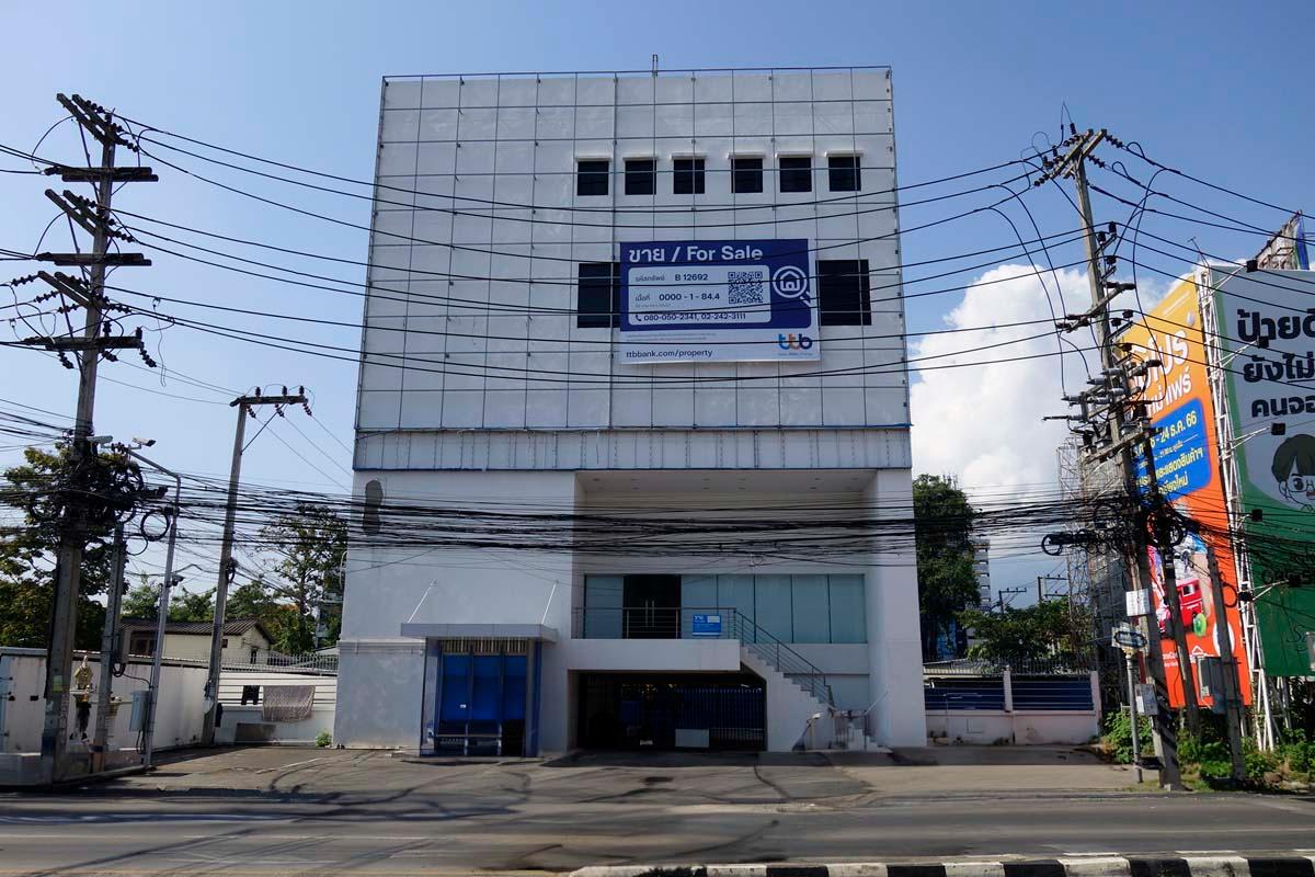 สำนักงาน สี่แยกข่วงสิงห์-เชียงใหม่