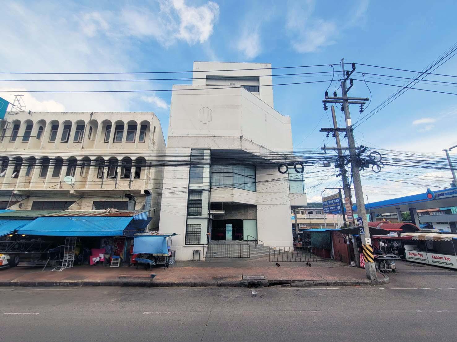 สำนักงาน หน้าโรงพยาบาลสุราษฎร์ธานี